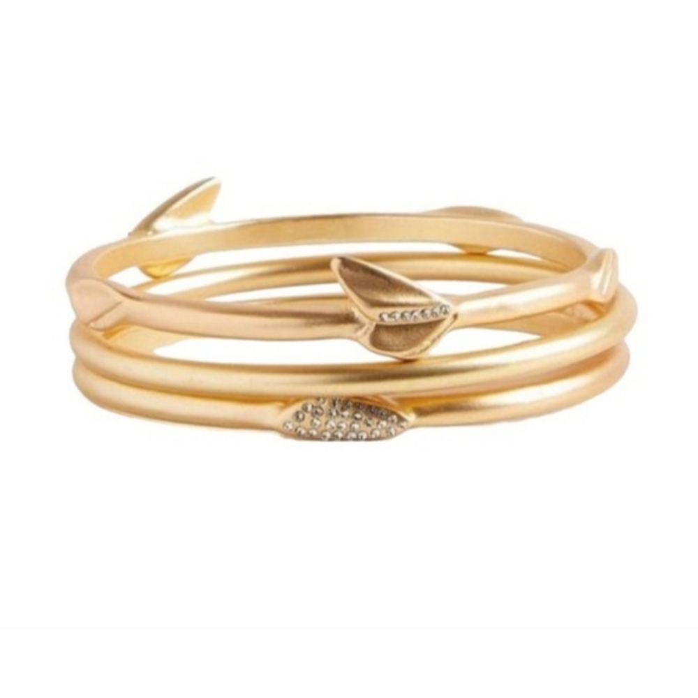 NWT TORRID Pave Bangle set in Gold size 3/4